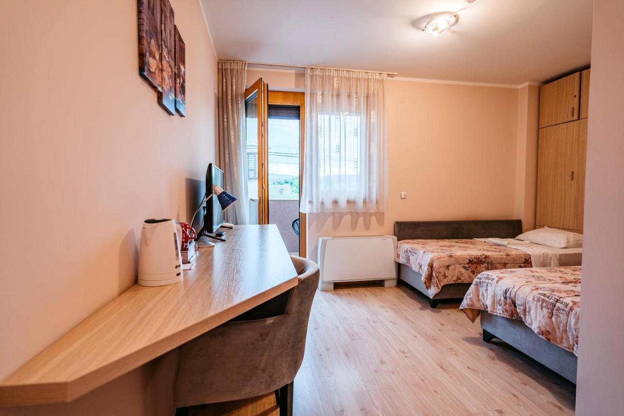 Lotos Depandans Hotell Ni Exteriör bild