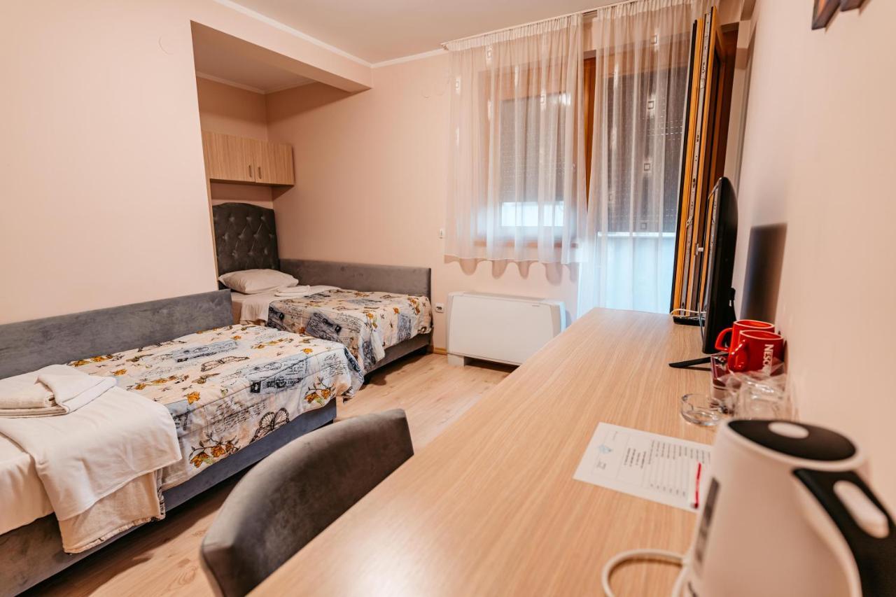 Lotos Depandans Hotell Ni Exteriör bild