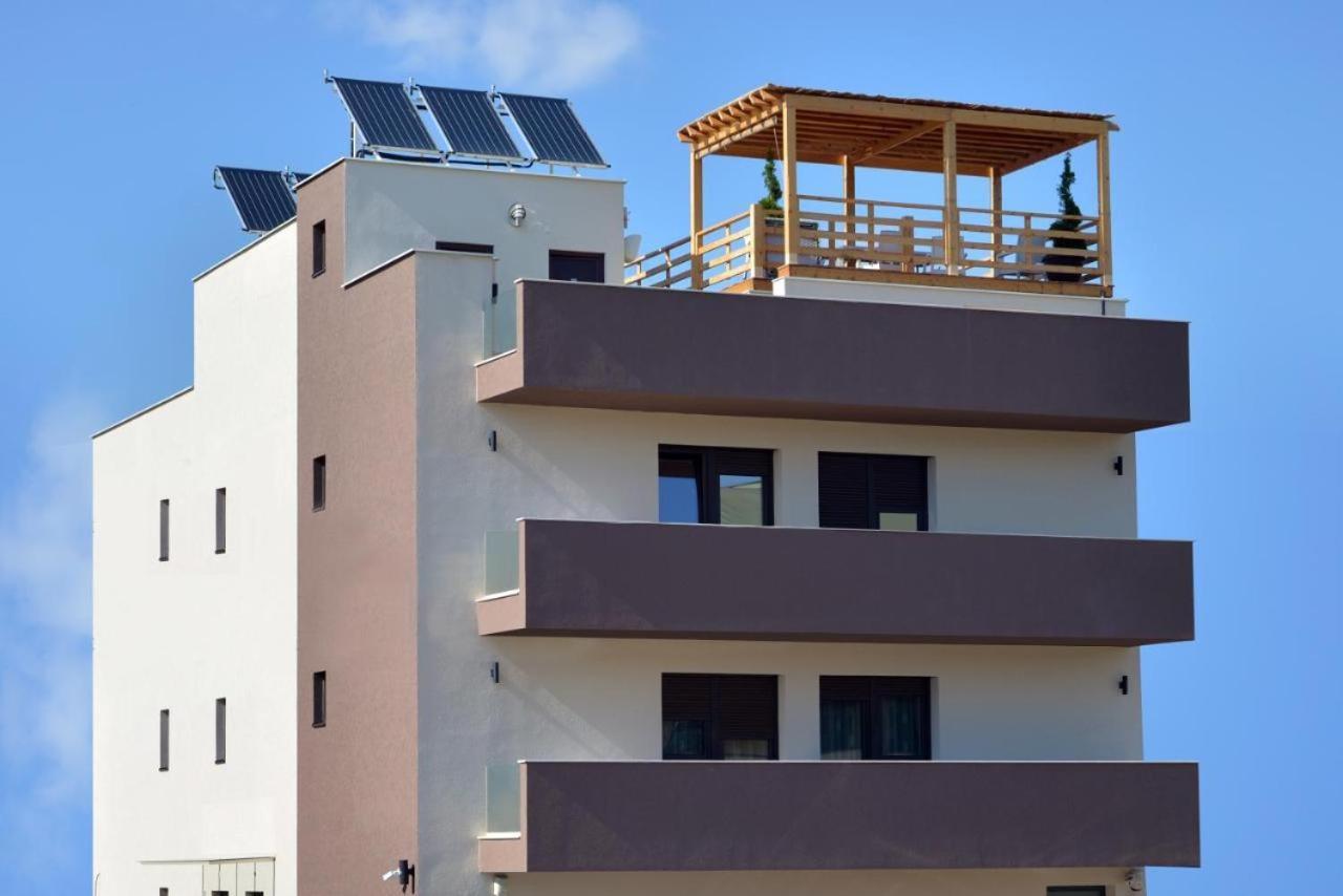 Lotos Depandans Hotell Ni Exteriör bild